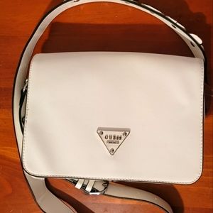 Guess Crossbody❣️